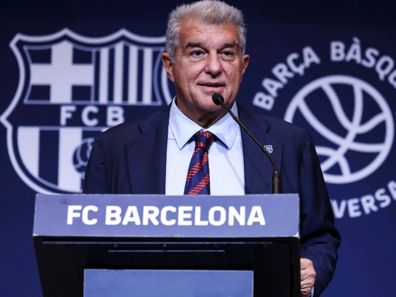 برشلونة يؤكد مغادرة أحد لاعبيه إلى نادٍ في الدوري الإسباني