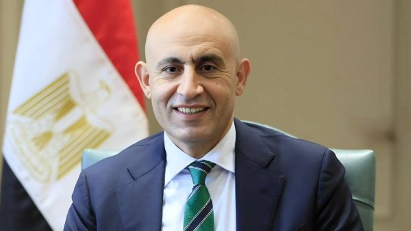 التعليم يتلقى توجيه رئاسي لوضع آليات لبيع المستلزمات الدراسية بأسعار مناسبة