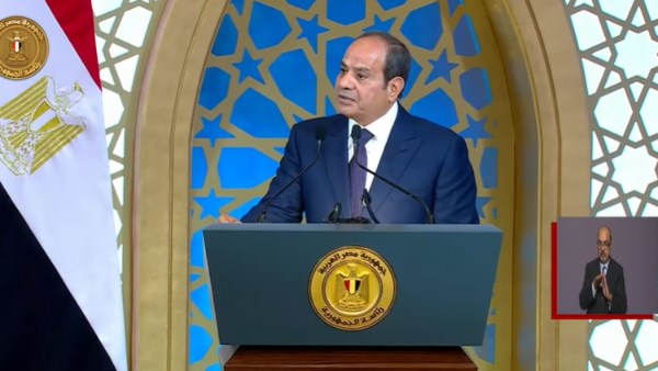 الرئيس السيسي يؤكد أن ارتقاء الأمة يعتمد على إتقان العمل وسمو الأخلاق