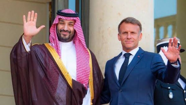ماكرون يستقبل محمد بن سلمان في باريس لتعزيز الشراكة السعودية الفرنسية