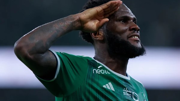 يوفنتوس يعتزم التعاقد مع لاعب خط الوسط الإيفواري فرانك كيسي