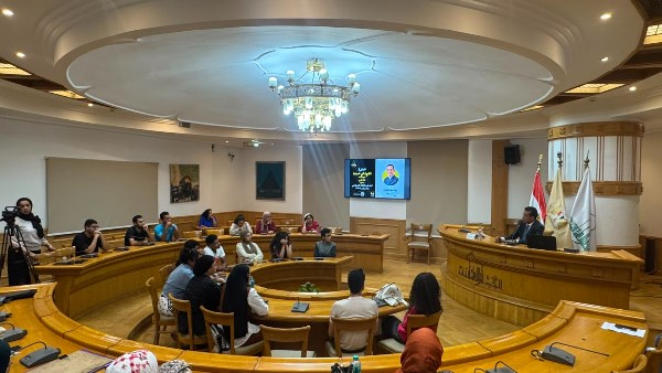 قيادة الذكاء الاصطناعي نحو تحقيق الأهداف في حوار فكري مع الأعلى للثقافة
