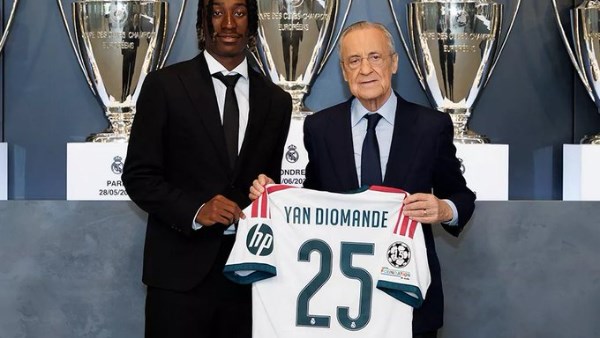 ريال مدريد يعلن عن انضمام لاعبه الجديد يان ديوماندي خلال احتفالية في المدينة الرياضية