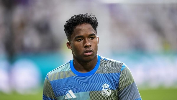 ريال مدريد يدرس إعارة اللاعب البرازيلي إندريك إلى نادي ليون الفرنسي مجدداً
