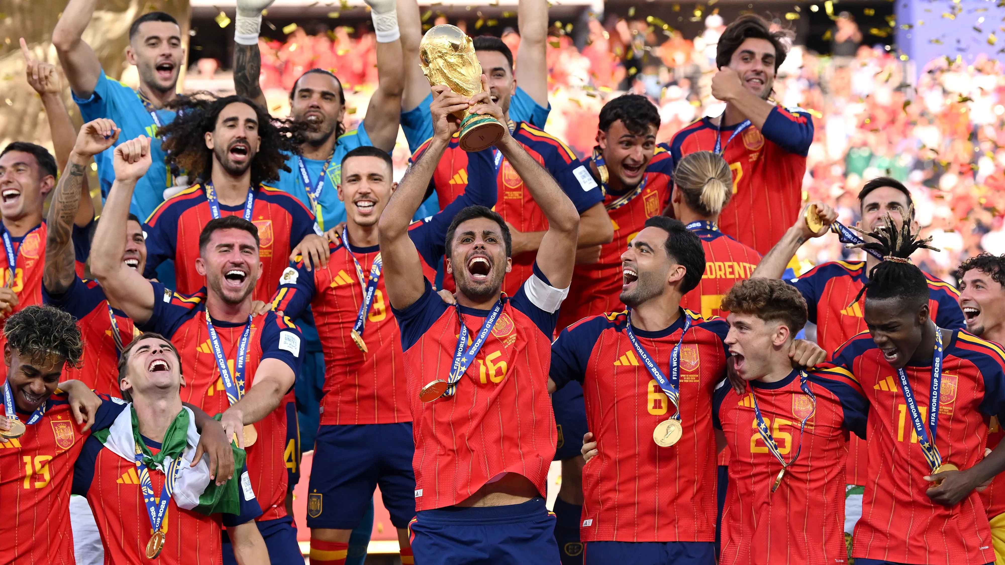 جدل حول تيفو مارسيليا.. احتفالات ألتراس النادي بتتويج إسبانيا تثير التساؤلات