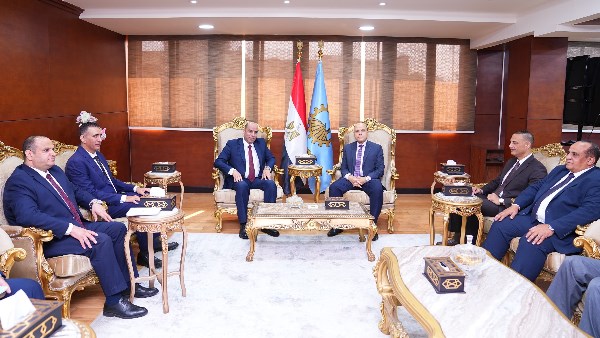 وزير العمل ومحافظ الغربية يؤكدان على أهمية التنسيق لدعم الصناعة وتوفير فرص عمل لائقة للشباب