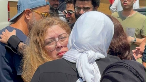 تشييع جثمان والدة آيتن أمين وتفاصيل الحدث مصورة