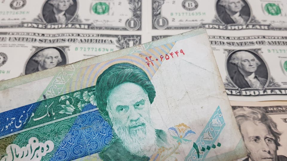 انخفاض قياسي جديد لقيمة الريال الإيراني