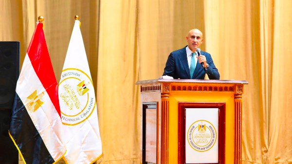 تطوير تدريس البرمجة في المدارس الفنية وإطلاق برنامج تدريبي للموجهين والمعلمين