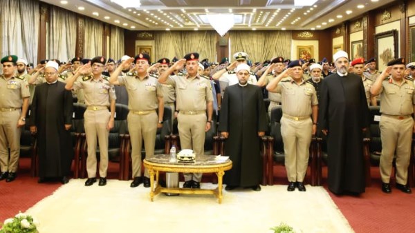 تكريم الفائزين في المسابقة الدينية من قبل القوات المسلحة خلال احتفال ذكرى المولد النبوي