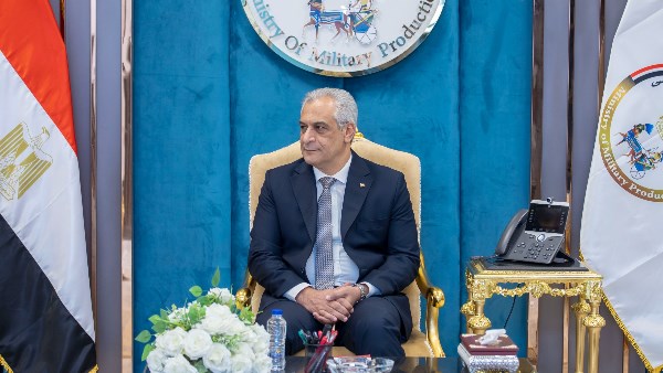 توفير التسهيلات لشركة تاليس وزير الإنتاج الحربي يؤكد الحرص على تعزيز الشراكات مع الشركات الفرنسية