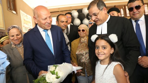 محافظ القاهرة يؤكد أهمية المدرسة في تشكيل شخصية الفرد وتعزيز قيم الاحترام وقبول الاختلاف