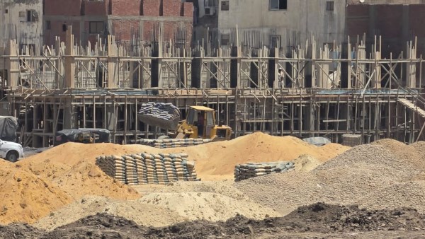 محافظ الجيزة يتابع تقدم مشروع مجمع المدارس بكعبيش بالهرم، والذي يضم 4 مدارس و210 فصلًا دراسيًا