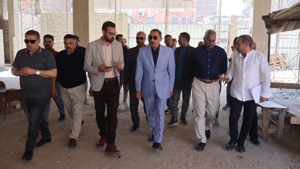 محافظ سوهاج يقوم بجولة تفقدية في مستشفيات المدينة ويوجه بتلبية احتياجات المواطنين.