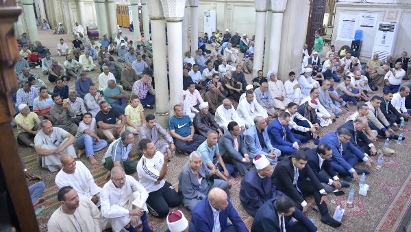 محافظ قنا يشارك في احتفالية ذكرى المولد النبوي الشريف في مسجد القنائي