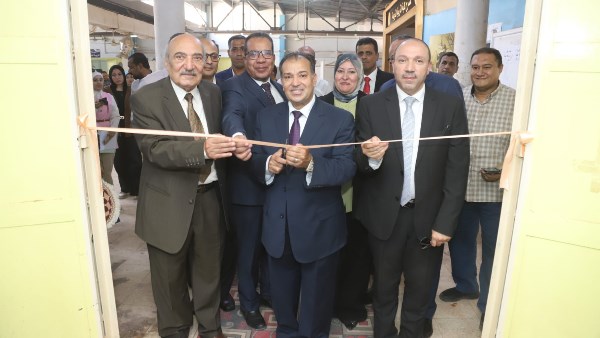 افتتاح معرض رحلة ما بين التراث والأصالة بكلية التربية النوعية برئاسة جامعة قنا