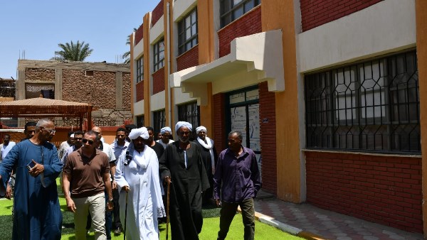 إلغاء مراوح السقف للأمان .. محافظ أسوان يتفقد مدرسة المنصورية بحرى الابتدائية