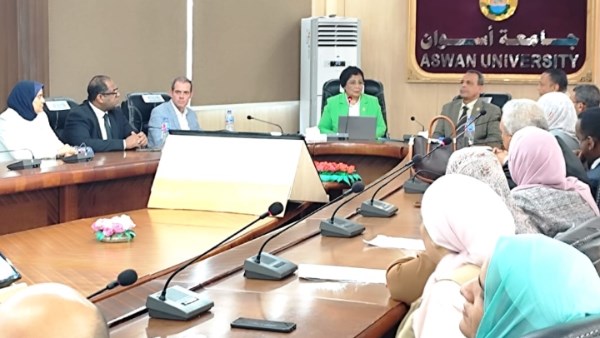 جامعة أسوان ووزارة الصحة تستعرضان سبل التعاون لدعم القضية السكانية وتنمية الأسرة المصرية