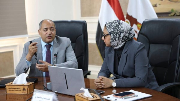 أخبار الوادي الجديد استراتيجية متكاملة لتطوير نظام النقل والإمداد اللوجستي والمحافظ تتابع استعداد المدارس للعام الدراسي