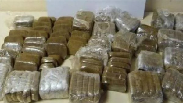 سقوط تشكيل عصابي في الوادي الجديد بحوزته ثلاثون كيلو جراما من الحشيش وسلاحان