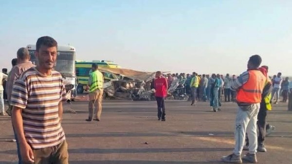 أسماء ضحايا حادث تصادم ميني باص وميكروباص وتريلا في مطروح