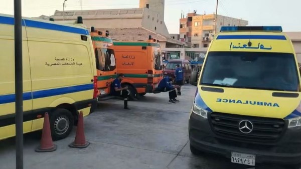 محافظ الإسماعيلية يوجه برفع مستوى الاستعداد عقب إصابة 17 شخصا في حادث تصادم بطريق الدواويس