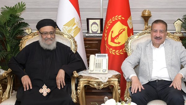 محافظ بورسعيد يستقبل وفد الكنيسة الأرثوذكسية لتهنئته بمناسبة المولد النبوي الشريف