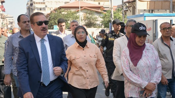 محافظ بورسعيد يتفقد بدء استئناف أعمال تطوير شارع الحميدي في حي العرب