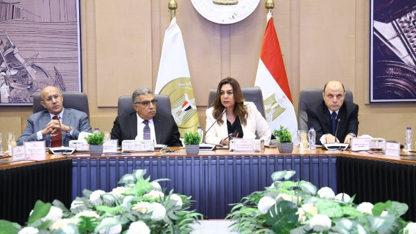 وزيرة التنمية المحلية والبيئة تتابع سير العمل في مشروع تطهير مصرف كيتشنر