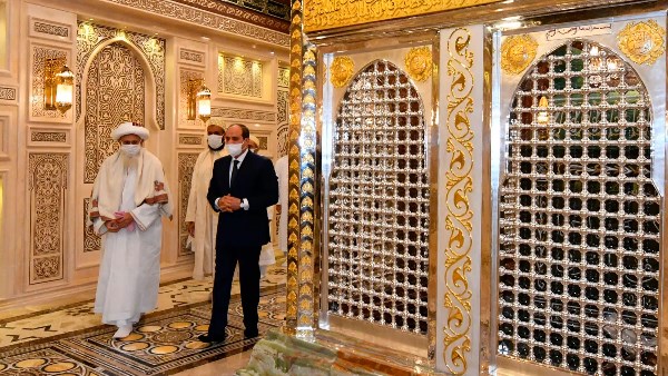 رعاية الدولة لمساجد آل البيت في إجابة محمد عزت