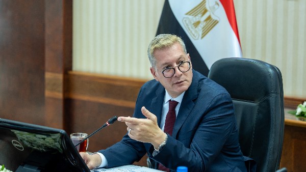 <p><strong>وزير البترول: تكرير 1.5 مليون طن من الخام وتحقيق نمو ملحوظ في إنتاج البنزين والسولار</strong></p>