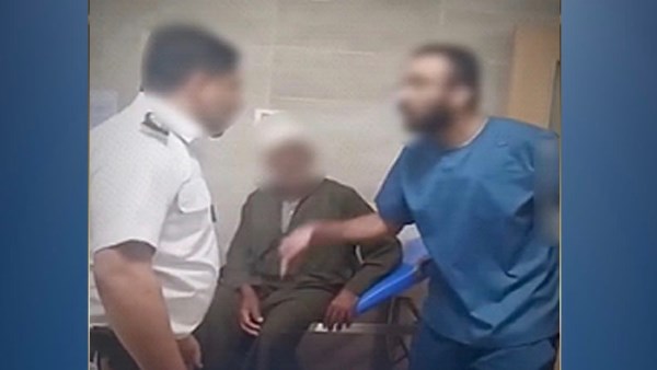 تحقيقات مع ضابط شرطة في سوهاج لتجاوزه في حق طبيب إثر تأخر تقديم العلاج لنزيل