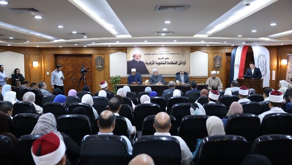 أيمن عبدالغني يوجه رسالة لأوائل الثانوية الأزهرية لتكون تفوقاتهم انطلاقة نحو مسيرة من العطاء وخدمة الوطن