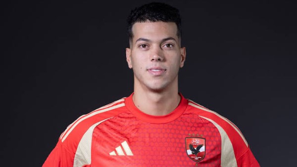 إعلامي يكشف تفاصيل مثيرة حول استبعاد إمام عاشور من لقاء الأهلي و«الشرقية إنبي» بعد ظهوره أمام برشلونة