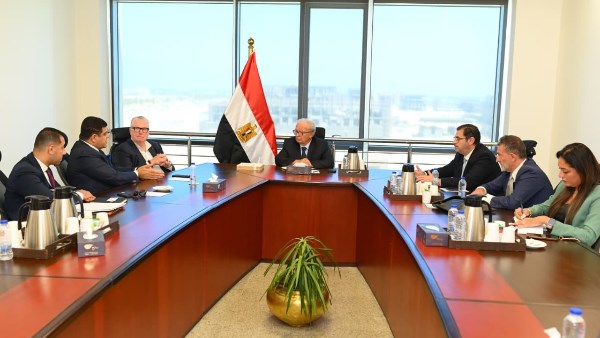 نائب رئيس الوزراء يناقش آخر تطورات مشروع “برج فوربس العالمي” في العاصمة الإدارية الجديدة