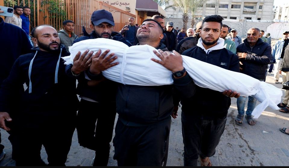 استشهاد فلسطيني نتيجة إصابة في قصف إسرائيلي على مدينة خان يونس