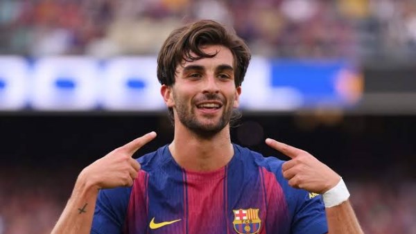 برشلونة يبدأ مسيرته بخمسة أهداف أمام إلتشي بدون حمزة