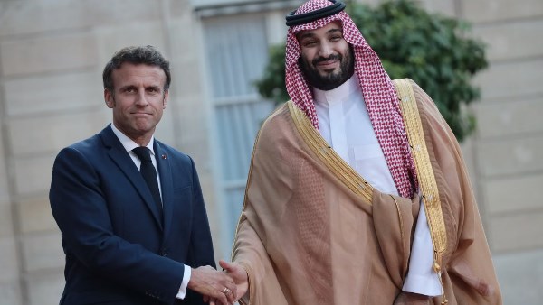 نائب الملك السعودي يزور باريس لمناقشة الأوضاع في الشرق الأوسط وتعزيز التعاون الاستراتيجي