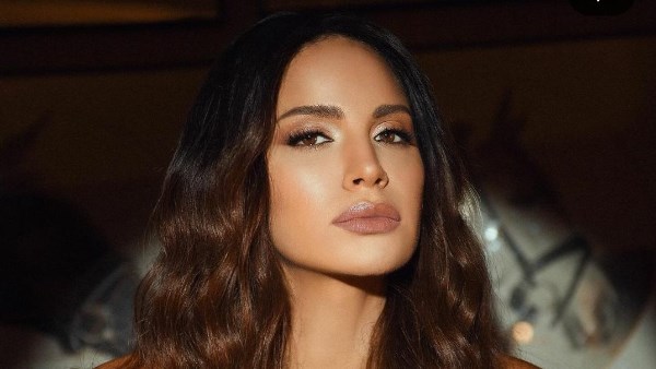 آمال ماهر تتألق أمام جمهورها في حفل استثنائي بقرطاج