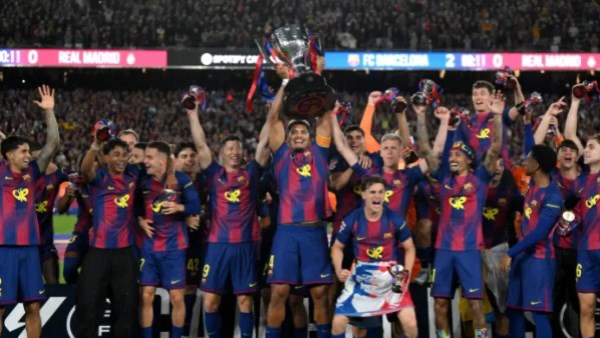 الدي يعلن مغادرته برشلونة
