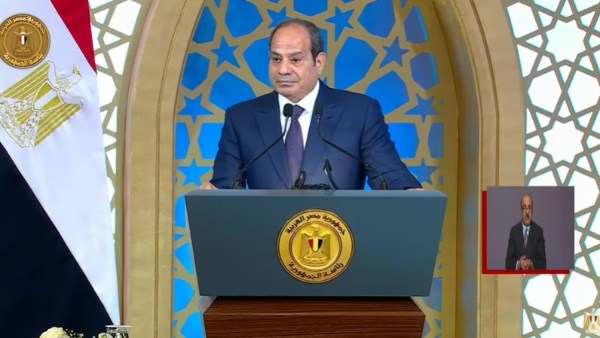 الرئيس السيسي يوجه الحكومة لإعداد تقرير عن إنجازات الدولة وعرضه للمواطنين