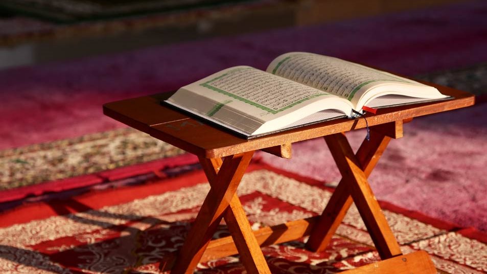 <p><strong>تاريخ اليوم: الذكرى السنوية لوفاة سيدنا أبو بكر الصديق، أول الخلفاء الراشدين، الذي لم يتذوق الخمر قبل الإسلام</strong></p>