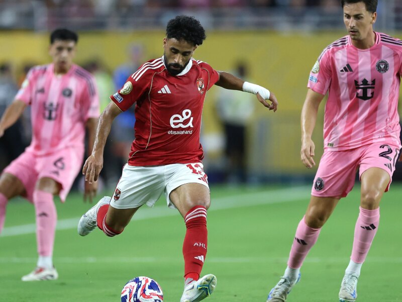 الأهلي يُعلن عن تجديد عقد مروان عطية بشكل رسمي