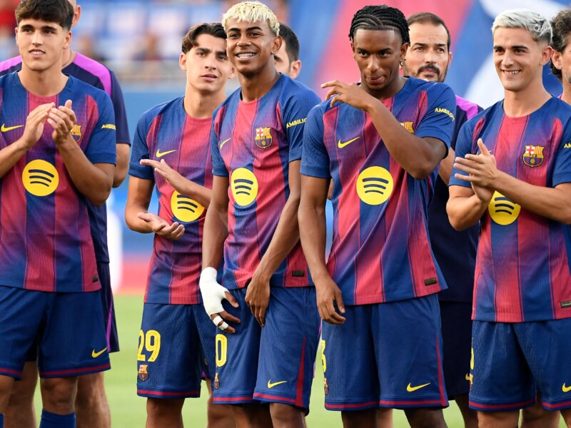 بينما كانت إنجلترا وألمانيا تعرضان عليه، لاعب برشلونة يقرر الانتقال إلى وجهة غير متوقعة