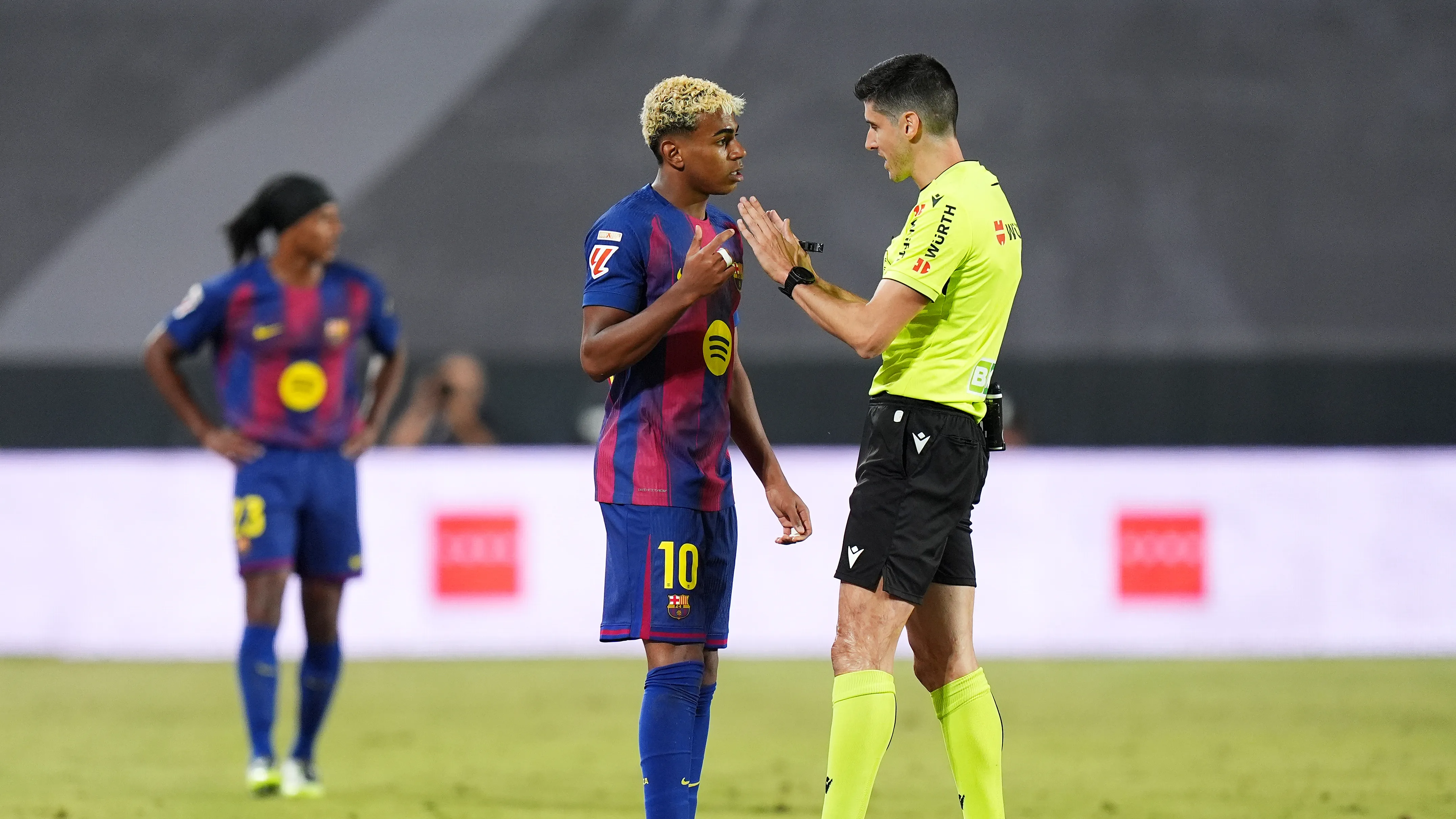 تقييم سلبي وعاطفي: تفاصيل حكم مباراة ريال مدريد أمام سوسيداد
