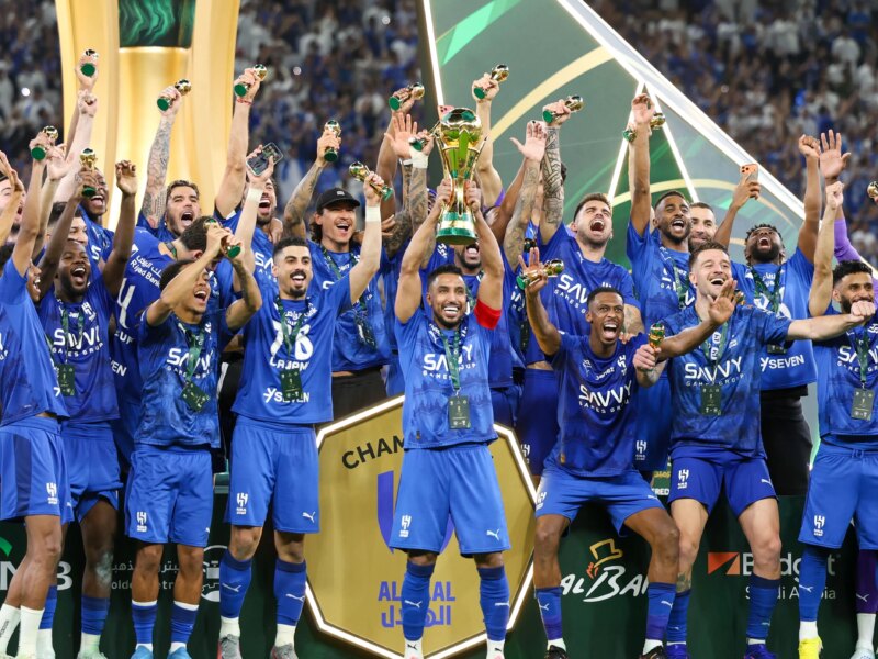 الهلال يرفع حرارة سوق الانتقالات السعودية بمليار ريال
