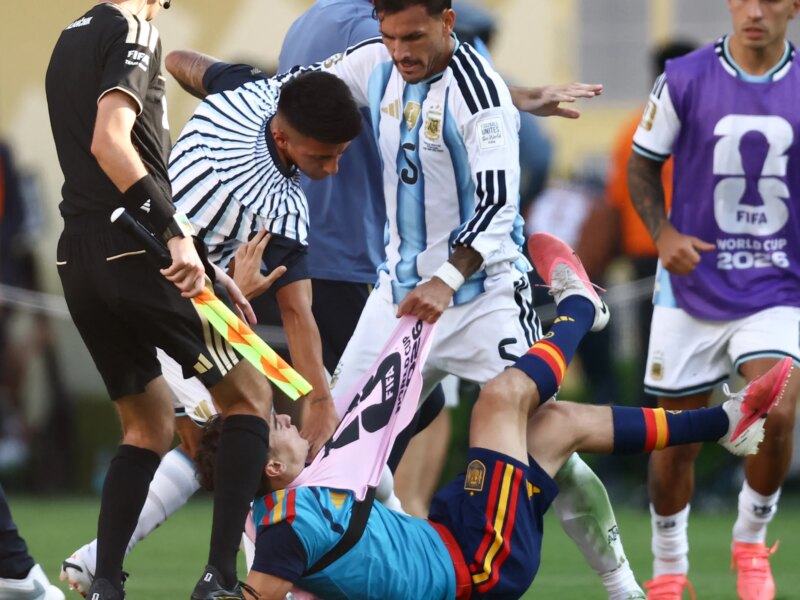 باريديس يتحدث عن عقوبات الفيفا: جافي هو من تحدى!