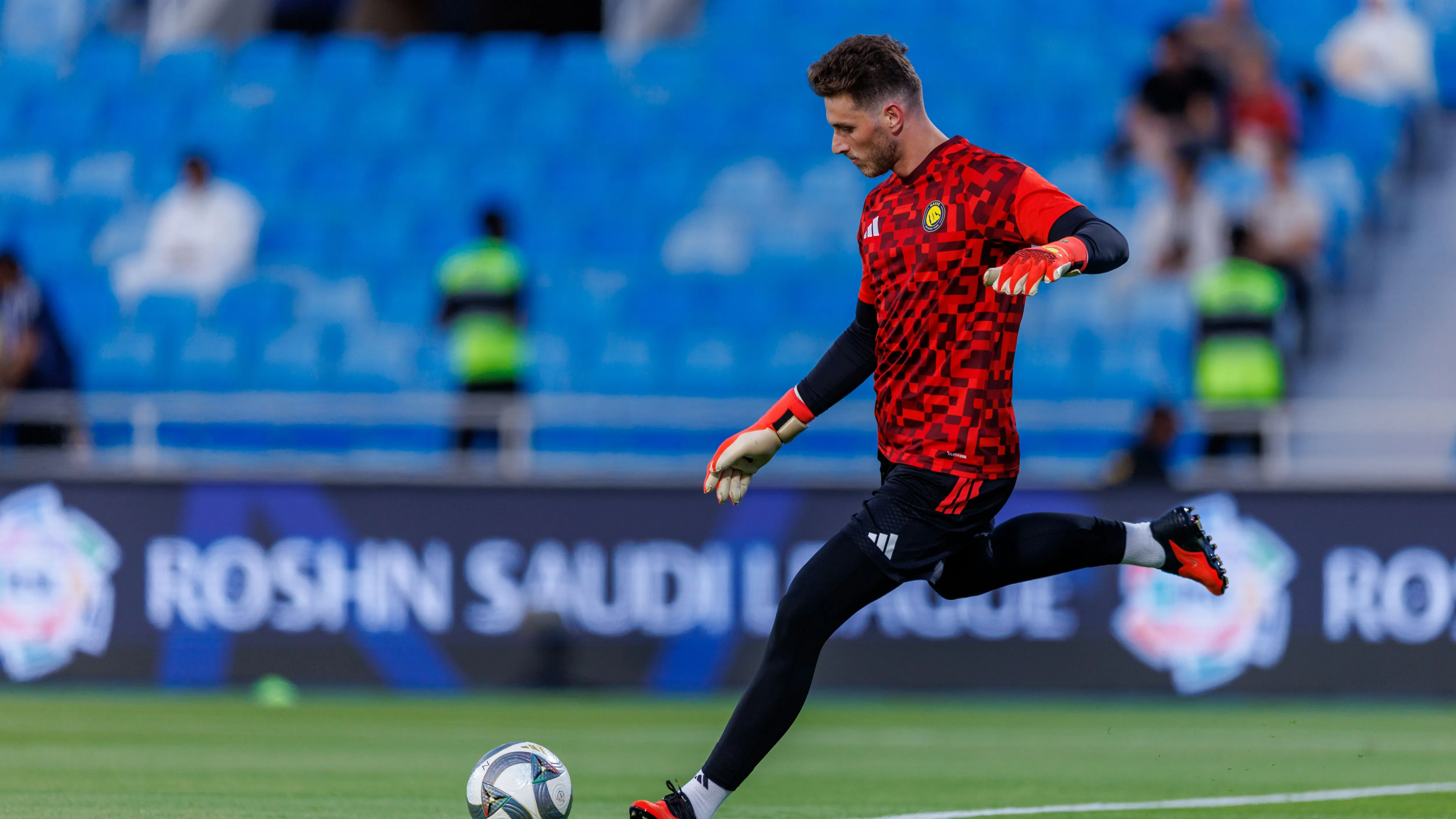 بينتو والنصر.. بدء مبكر في قائمة اللاعبين المتقلصين