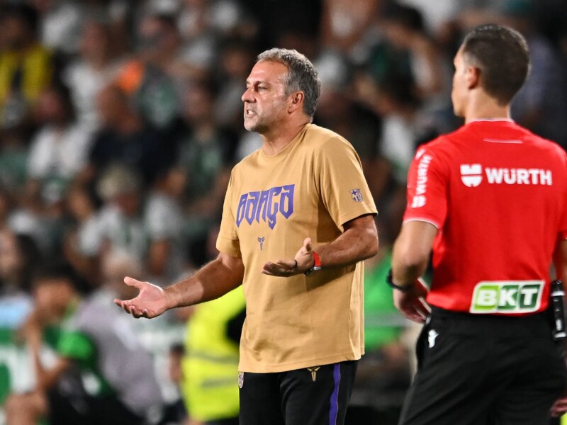 فليك: رافينيا لاعب مثالي وهذا هو سبب لعب يامال لمدة 90 دقيقة