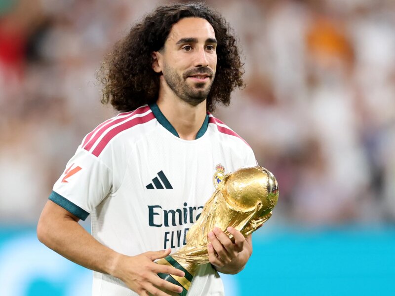 فيديو: جماهير البرنابيو تحتفل بكوكوريلا وتوجه تحية خاصة لأويارزابال